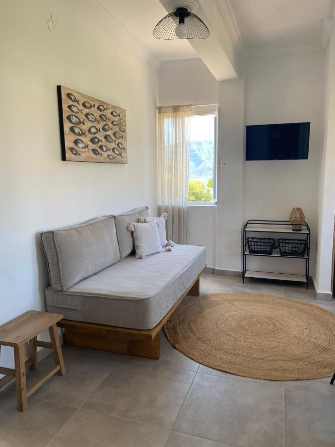 Thassa Beach Apartment No1 Leonídion Exterior foto